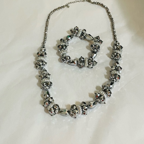 VINTAGE Czech Glass Silver Faceted Beaded Necklace and Bracelet Jewelry Set - Picture 4 of 8